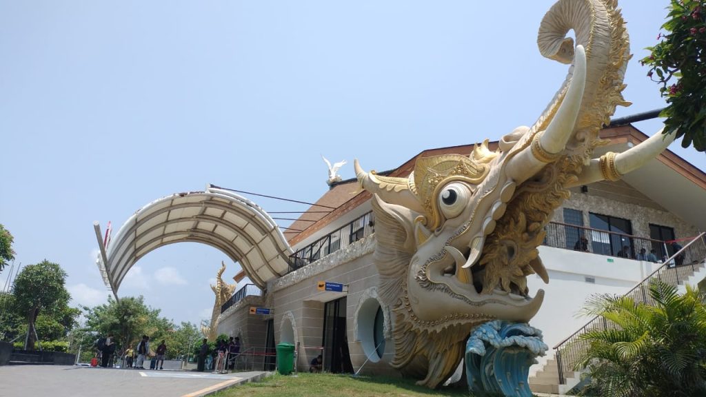 book your taxi from Sanur Harbor to Canggu area in advance